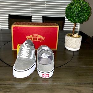 VANS BRAND NEW IN BOX!!
